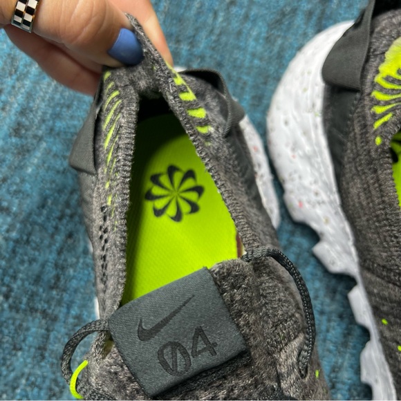 Nike Space Hippie 04 Sneakers in Black Grey Volt - Picture 5 of 11